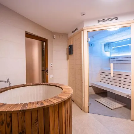 Villa Roots Sequoia